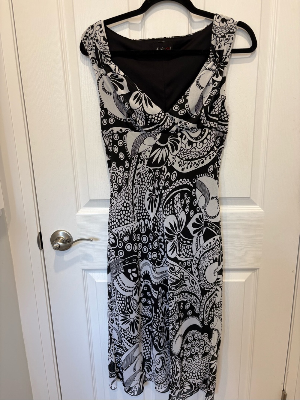 VTG Digital black & White Floral Print Sleeveless Dress #1004